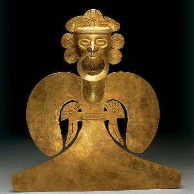 06 Sinu Gold pectoral Shaman with a wings